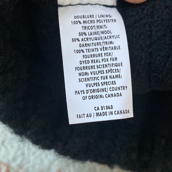 Like New Kyi Kyi Pom Pom Beanie - Picture 3 of 4